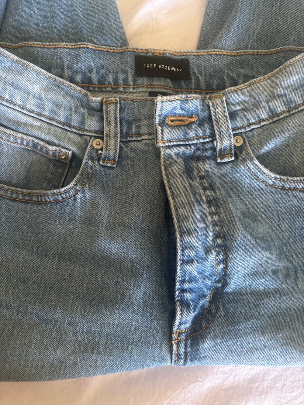 Free Assembly Women's High-Rise Cropped Wide Leg Jeans - Light Blue - Picture 4 of 6